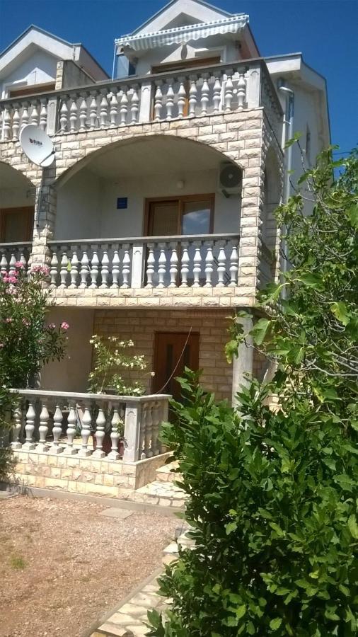 Manda Apartamento Karlobag Exterior foto